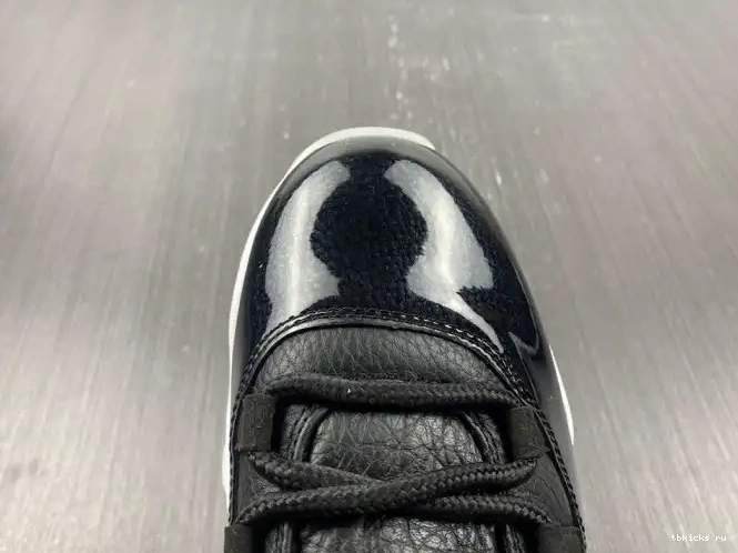 Reps TB Air 72-10 AV2187-001 Jordan Retro Low 11 0525